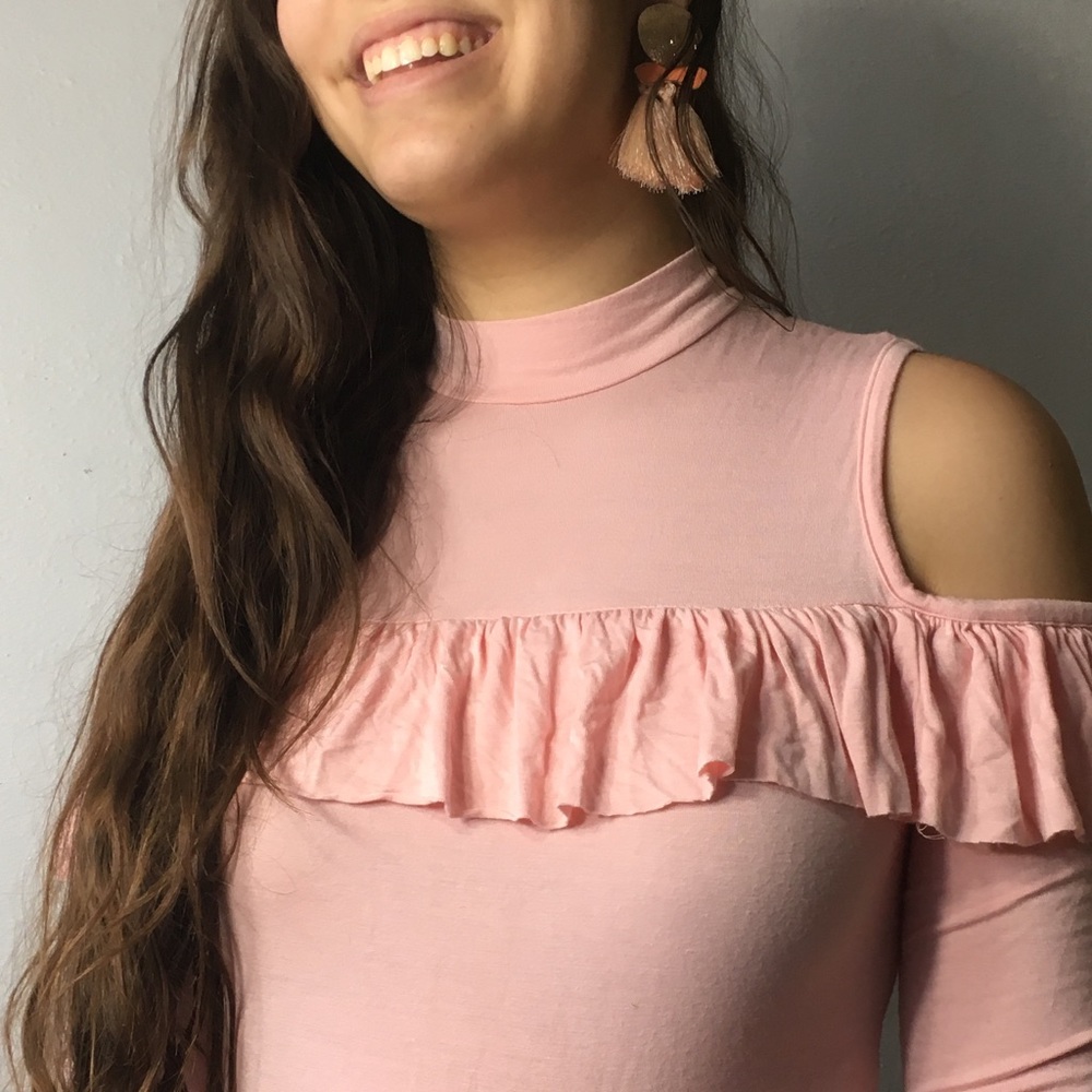 🌸 Light Pink cold shoulder long sleeve top🌸